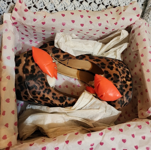 Penny Loves Kenny Cheetah Spike Heels - Picture 4 of 4